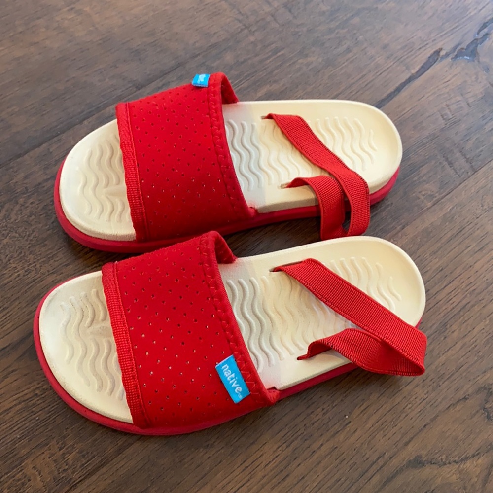 NATIVES SLIDES SIZE 10-11 GIRLS